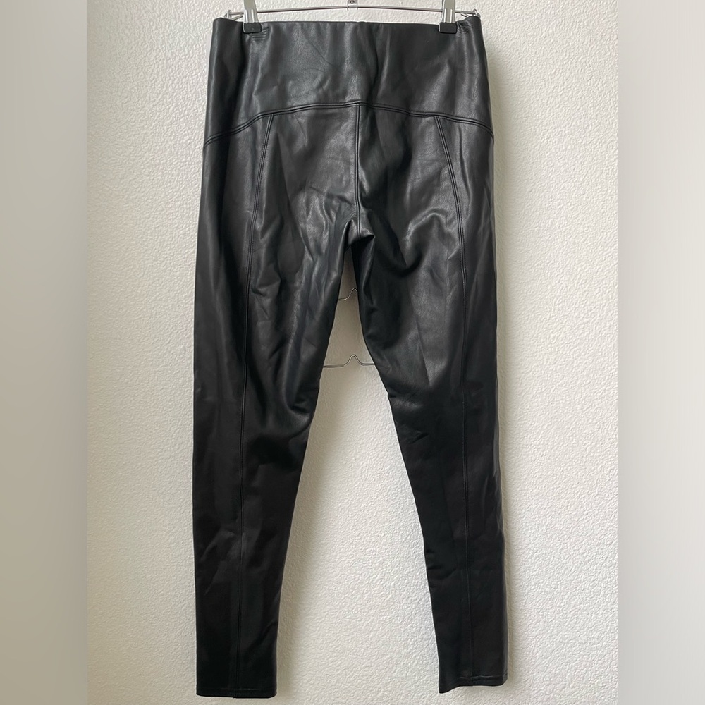 NWT Nordstrom Classic Black Faux Leather Leggings Size Medium Vegan Leather - Picture 5 of 5